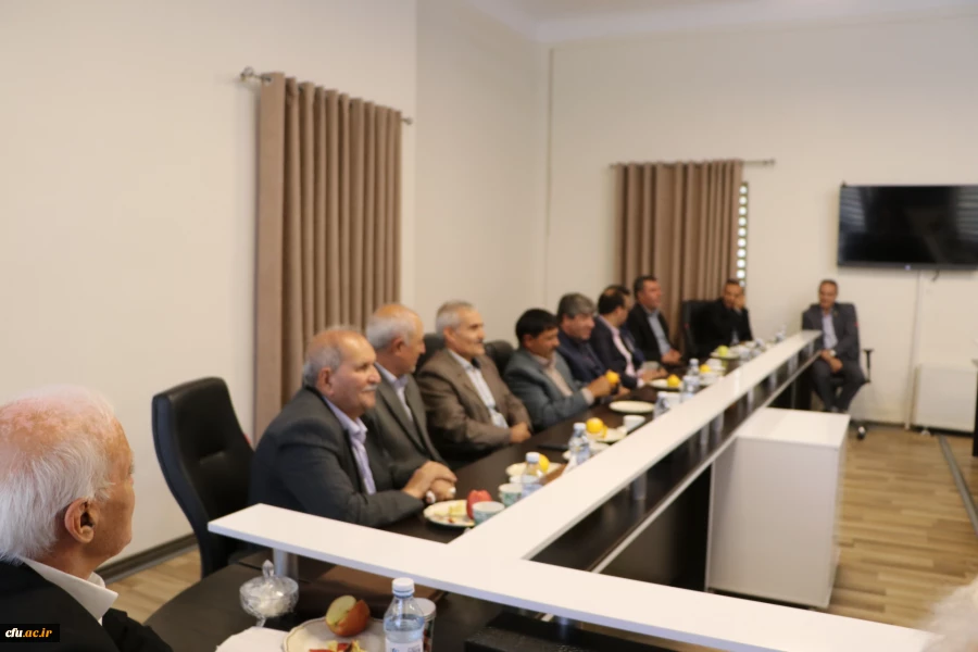 نشست مشترک  رئیس دانشگاه فرهنگیان آذربایجان شرقی  با معتمدین وخیرین استان آذربایجان شرقی  12