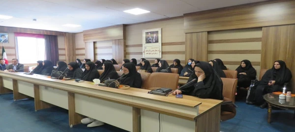 برگزاری کارگاه توجیهی مدیران و معلمان راهنمای مدارس مجری کارورزی 7