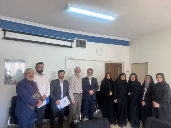  جلسه هماهنگی مسوولین قطب های تعیین شده دانشگاه فرهنگیان، در دفتر مدیرکل امور شاهد و ایثارگران برگزار شد. 2