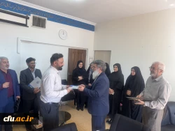  جلسه هماهنگی مسوولین قطب های تعیین شده دانشگاه فرهنگیان، در دفتر مدیرکل امور شاهد و ایثارگران برگزار شد. 6