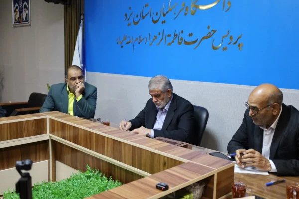 بازدید نماینده مردم یزد، اشکذر، زارچ و بخش ندوشن در مجلس شورای اسلامی به همراه مدیرکل آموزش و پرورش و مدیرکل نوسازی مدارس استان یزد از پردیس حضرت فاطمه الزهرا(س)
 3