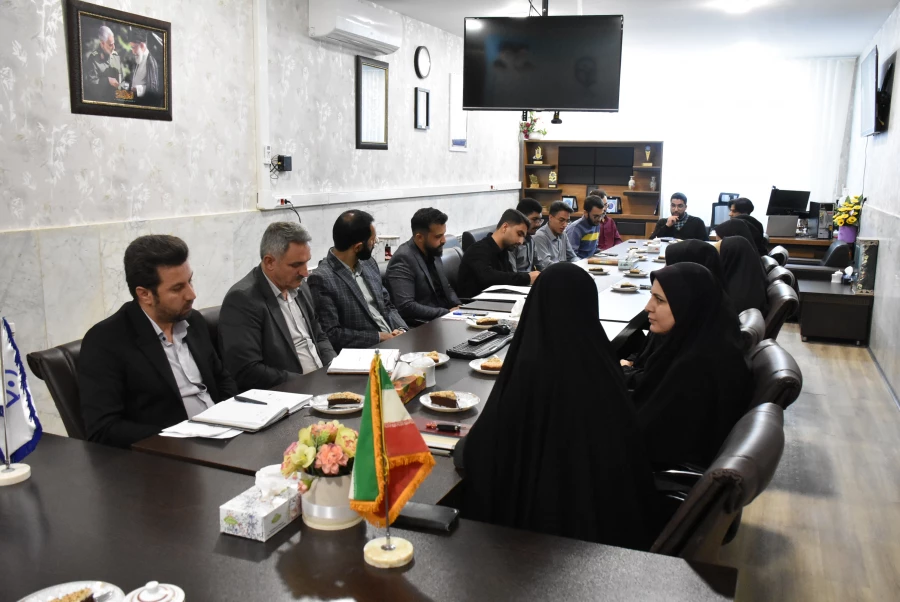 نشست صمیمی رئیس دانشگاه فرهنگیان استان با اعضای شورای صنفی دانشجویان
 6