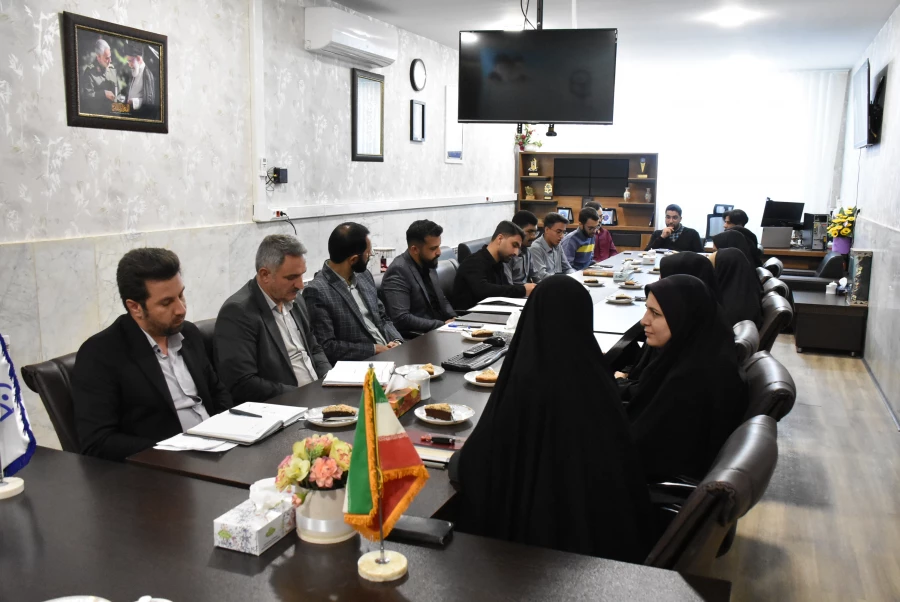 نشست صمیمی رئیس دانشگاه فرهنگیان استان با اعضای شورای صنفی دانشجویان
 7