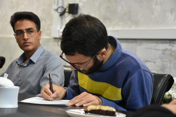 نشست صمیمی رئیس دانشگاه فرهنگیان استان با اعضای شورای صنفی دانشجویان
 10