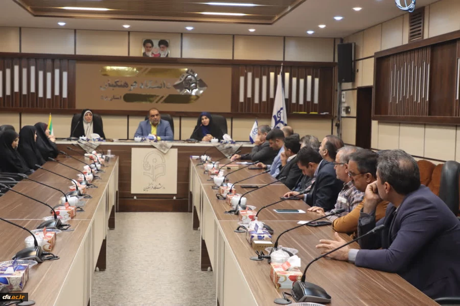 مراسم تکریم و معارفه رییس اداره طرح، برنامه و بودجه و امور مالی دانشگاه فرهنگیان استان یزد
 3