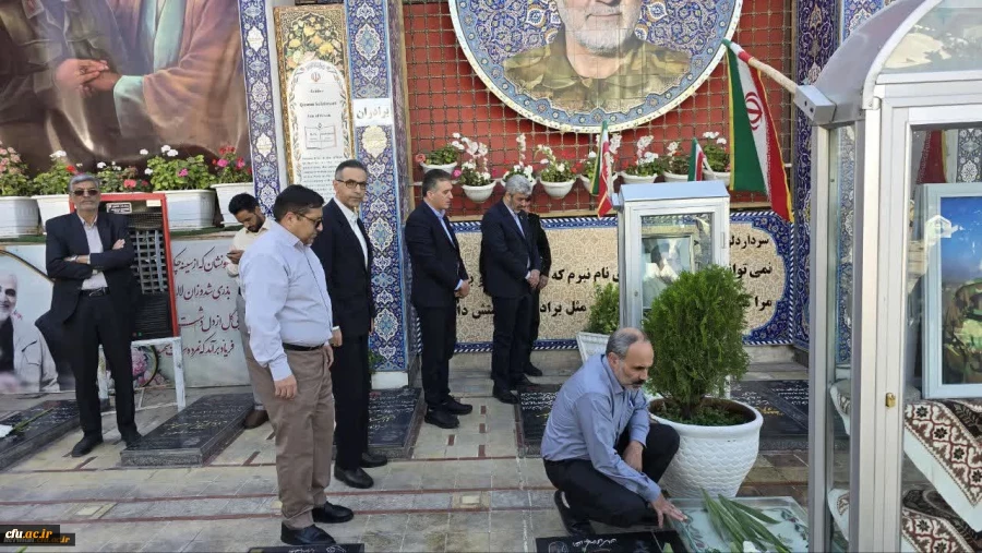 ادای احترام ریاست دانشگاه فرهنگیان کشور به مقام شهید حاج قاسم سلیمانی 6