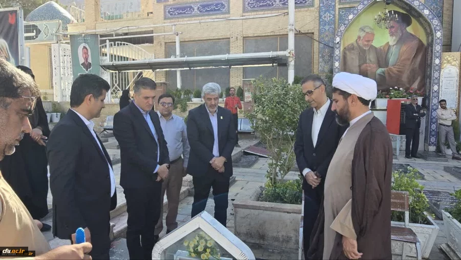 ادای احترام ریاست دانشگاه فرهنگیان کشور به مقام شهید حاج قاسم سلیمانی 7