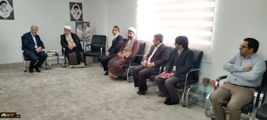 دیدار رئیس دانشگاه فرهنگیان کشور با نماینده ولی فقیه در استان و امام جمعه کرمان 5