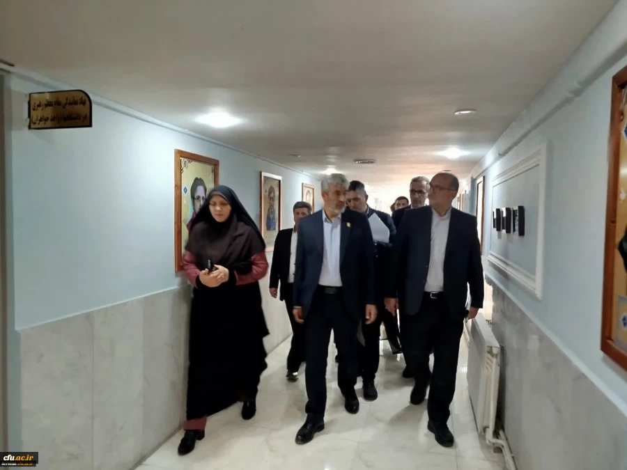 بازدید رئیس دانشگاه فرهنگیان کشور از پردیس شهید باهنر کرمان 5