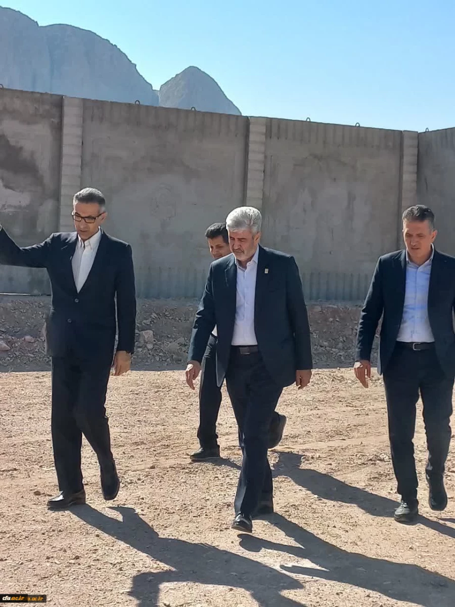 بازدید دکتر برزوئی از محل احداث دانشگاه جامع فرهنگیان استان کرمان 2