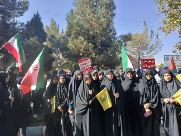 حضور مسئولین، اساتید، کارکنان و دانشجو معلمان دانشگاه فرهنگیان استان کرمان در راهپیمایی یوم الله ۱۳آبان 6