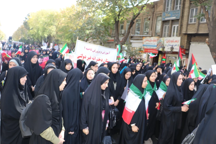 حضور پرشور خانواده بزرگ دانشگاه فرهنگیان در راهپیمایی ۱۳ آبان روز نملی مبارزه با استکبار جهانی  10