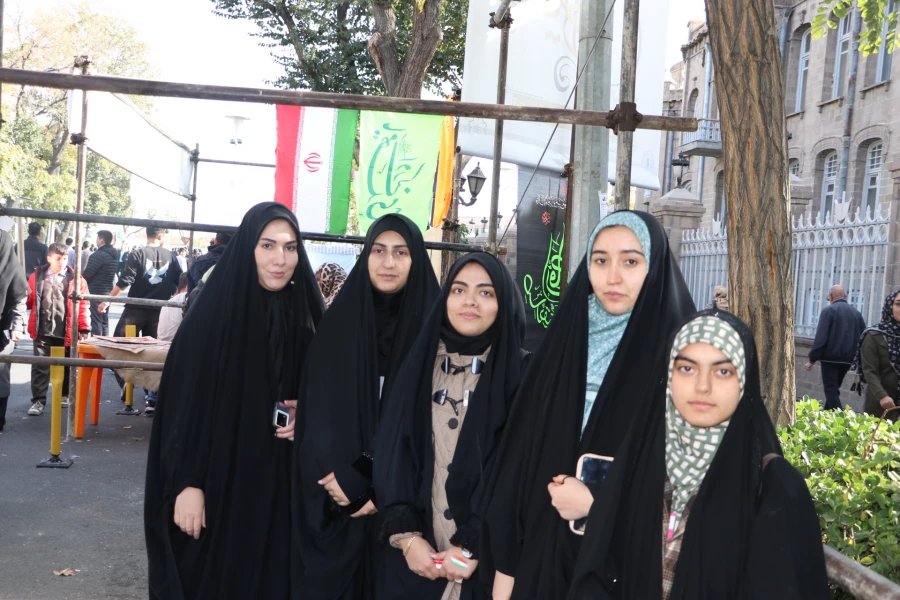 حضور پرشور خانواده بزرگ دانشگاه فرهنگیان در راهپیمایی ۱۳ آبان روز نملی مبارزه با استکبار جهانی  17