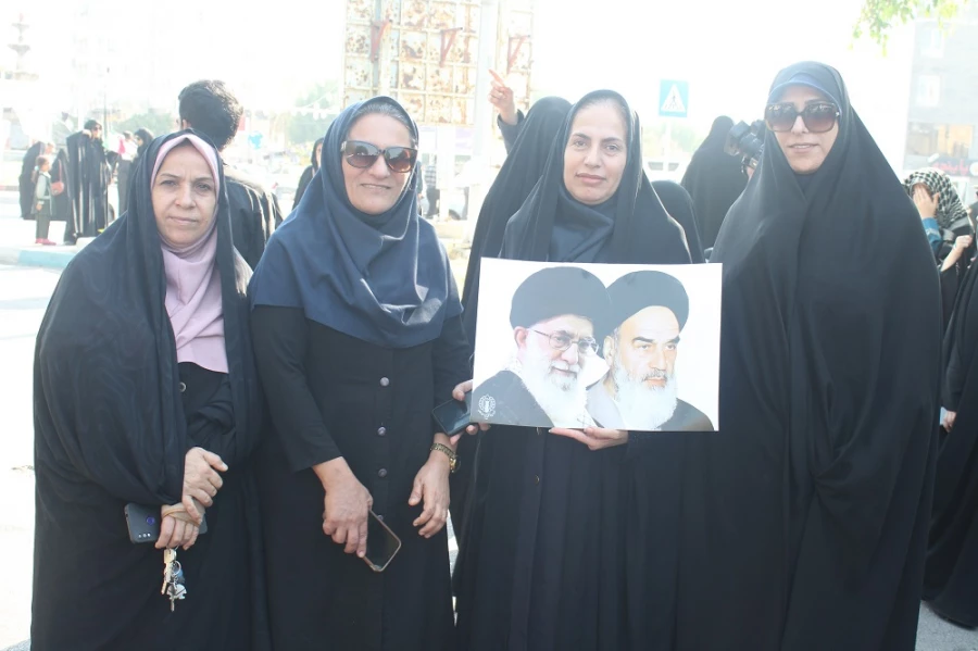 حضور پر شور دانشگاهیان دانشگاه فرهنگیان استان بوشهر در راهپیمایی 13 آبان ماه  11