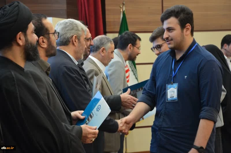 پایان باشکوه دهمین گردهمایی تشکل های دانشجویی فرهنگیان در مشهد مقدس
 4