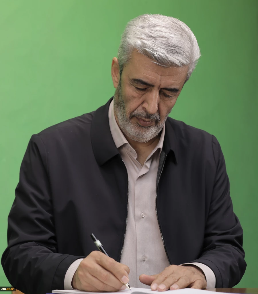 رئیس ستاد شاهد مرکزی دانشگاه فرهنگیان، ابلاغ 31 رئیس ستاد شاهد استانی دانشگاه فرهنگیان را صادر نمود. 2