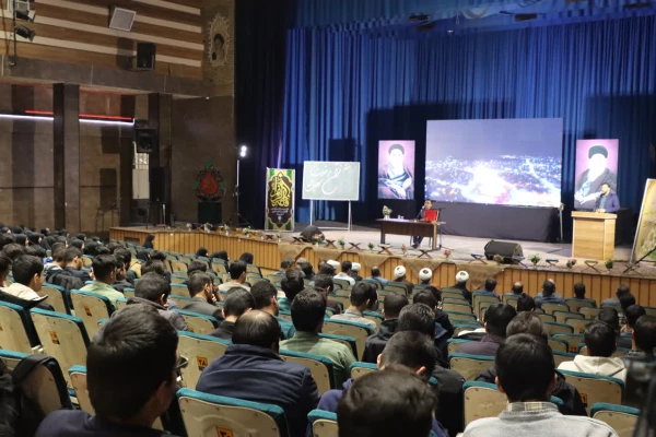 برگزاری همایش استانی انس با قرآن در دانشگاه فرهنگیان یزد
 4