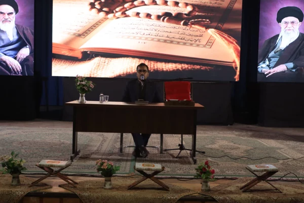 برگزاری همایش استانی انس با قرآن در دانشگاه فرهنگیان یزد
 7