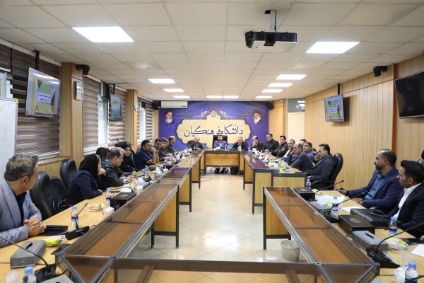 برگزاری نشست هماهنگی برای ارتقای کیفیت طبخ و توزیع غذای دانشجومعلمان 2