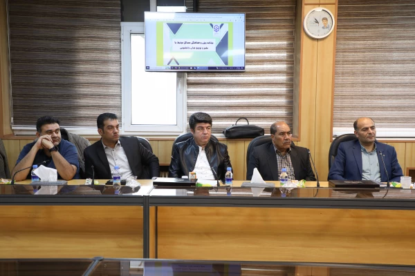 برگزاری نشست هماهنگی برای ارتقای کیفیت طبخ و توزیع غذای دانشجومعلمان 15