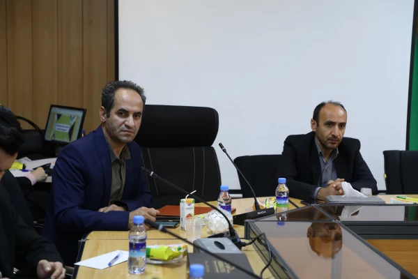 برگزاری نشست هماهنگی برای ارتقای کیفیت طبخ و توزیع غذای دانشجومعلمان 16