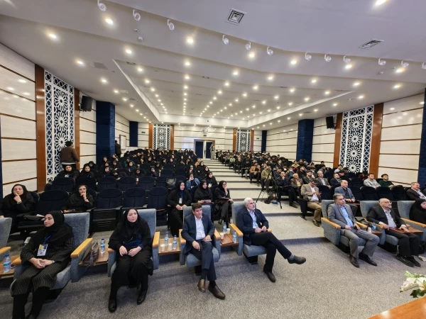 نخستین همایش ملی طراحی فعالیت های خلاقانه در آزمایشگاه ها و کارگاه ها (PCK) به میزبانی دانشگاه فرهنگیان خراسان رضوی برگزار شد 4