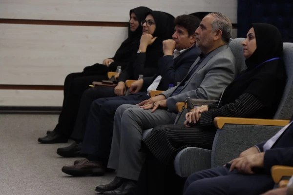 نخستین همایش ملی طراحی فعالیت های خلاقانه در آزمایشگاه ها و کارگاه ها (PCK) به میزبانی دانشگاه فرهنگیان خراسان رضوی برگزار شد 6