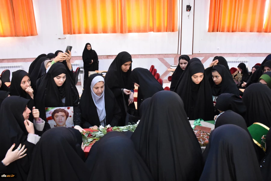 آرامشِ آسمانی در آغوشِ دانشگاه فرهنگیان؛ لحظه ای که یک شهید گمنام دل های دانشجویان را به تپش انداخت
 15