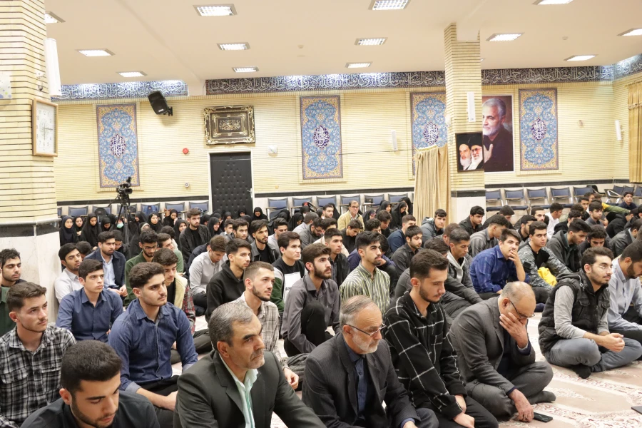 برگزاری افتتاحیه دوره آموزشی و تربیتی معراج ویژه نودانشجومعلمان دانشگاه فرهنگیان ایلام در دفتر نماینده ولی فقیه در استان و امام جمعه ایلام 
 5