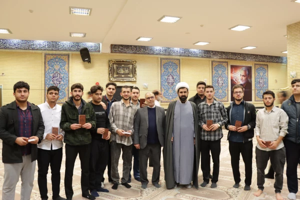 برگزاری افتتاحیه دوره آموزشی و تربیتی معراج ویژه نودانشجومعلمان دانشگاه فرهنگیان ایلام در دفتر نماینده ولی فقیه در استان و امام جمعه ایلام 
 10