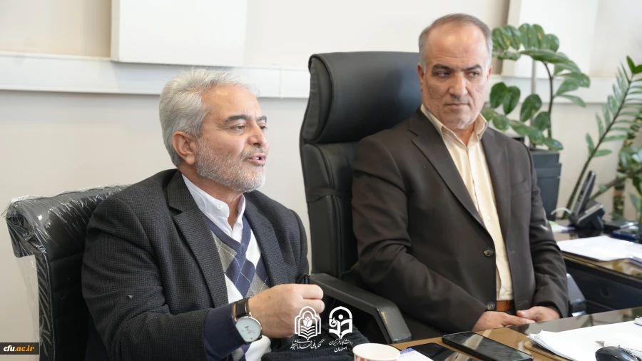 نشست سرپرست دانشگاه فرهنگیان استان اصفهان با خبرنگاران و فعالان رسانه ای در خصوص اجلاسیه شهدا
 5