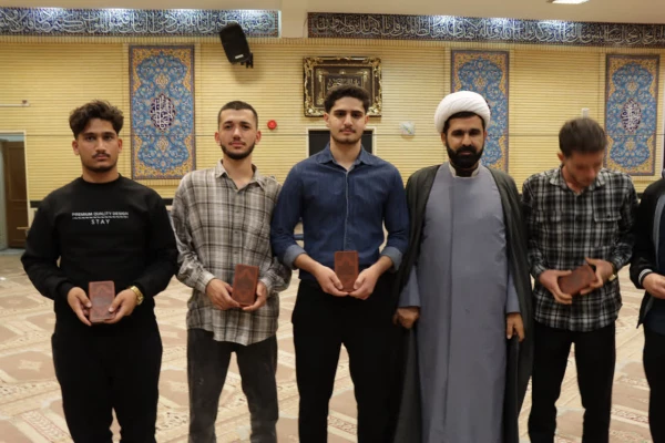 اهدای مصحف شریف قرآن کریم اهدایی مقام معظم رهبری به نودانشجومعلمان دانشگاه فرهنگیان ایلام 2