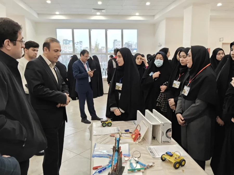 ششمین همایش ملی فیزیک در تبریز، نمایش توان علمی دانشجومعلمان فرهنگیان 17