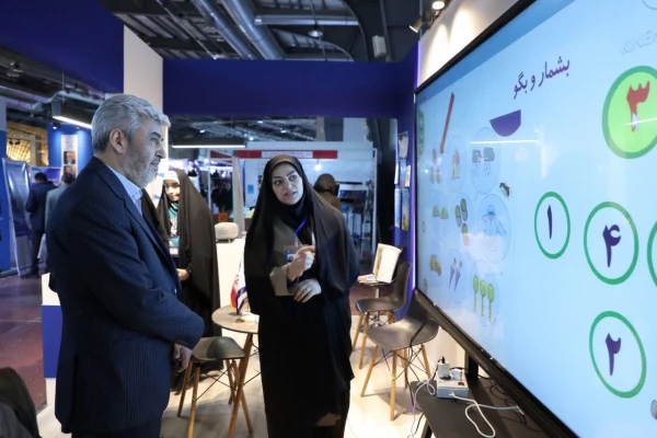 بازدید رجبعلی برزوئی از غرفه دانشگاه فرهنگیان در نمایشگاه پژوهش، فناوی و فن بازار

 5