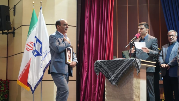 یاد و خاطره شهدای دانشجومعلم باید به عنوان الگوهای عملی، به ویژه برای جامعه معلمان و تربیت یافتگان این حوزه، همواره زنده بماند. 12