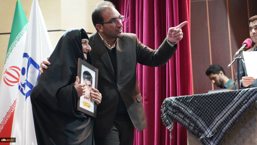 یاد و خاطره شهدای دانشجومعلم باید به عنوان الگوهای عملی، به ویژه برای جامعه معلمان و تربیت یافتگان این حوزه، همواره زنده بماند. 13