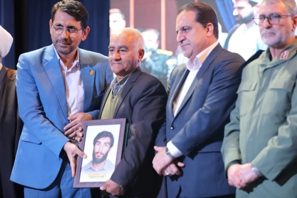 یاد و خاطره شهدای دانشجومعلم باید به عنوان الگوهای عملی، به ویژه برای جامعه معلمان و تربیت یافتگان این حوزه، همواره زنده بماند. 15