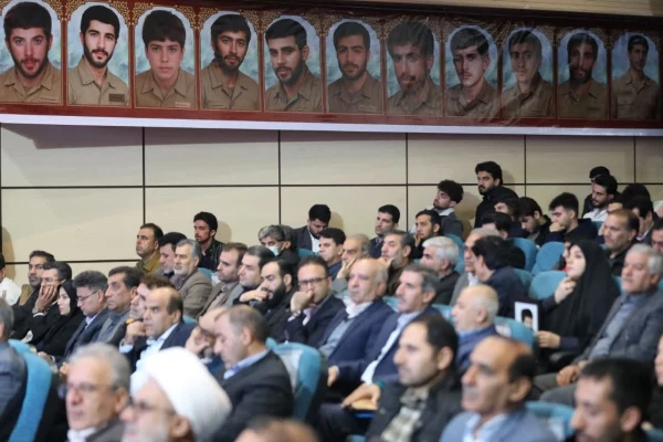 یاد و خاطره شهدای دانشجومعلم باید به عنوان الگوهای عملی، به ویژه برای جامعه معلمان و تربیت یافتگان این حوزه، همواره زنده بماند. 17