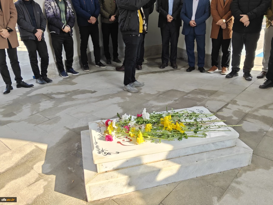 دانشجو معلمان نسبت به دفاع از آرمان های شهدا بصیر باشند 3