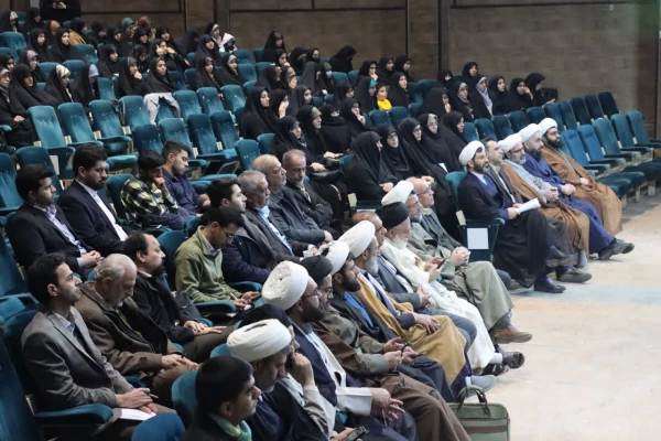 برگزاری مراسم بصیرت و استقامت در دانشگاه فرهنگیان یزد
 5