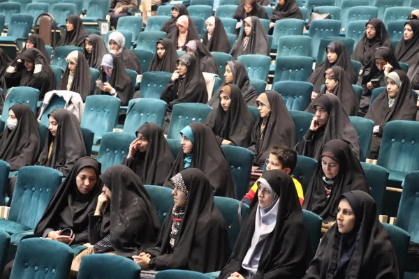 برگزاری مراسم بصیرت و استقامت در دانشگاه فرهنگیان یزد
 6