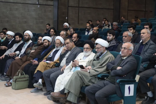 برگزاری مراسم بصیرت و استقامت در دانشگاه فرهنگیان یزد
 7