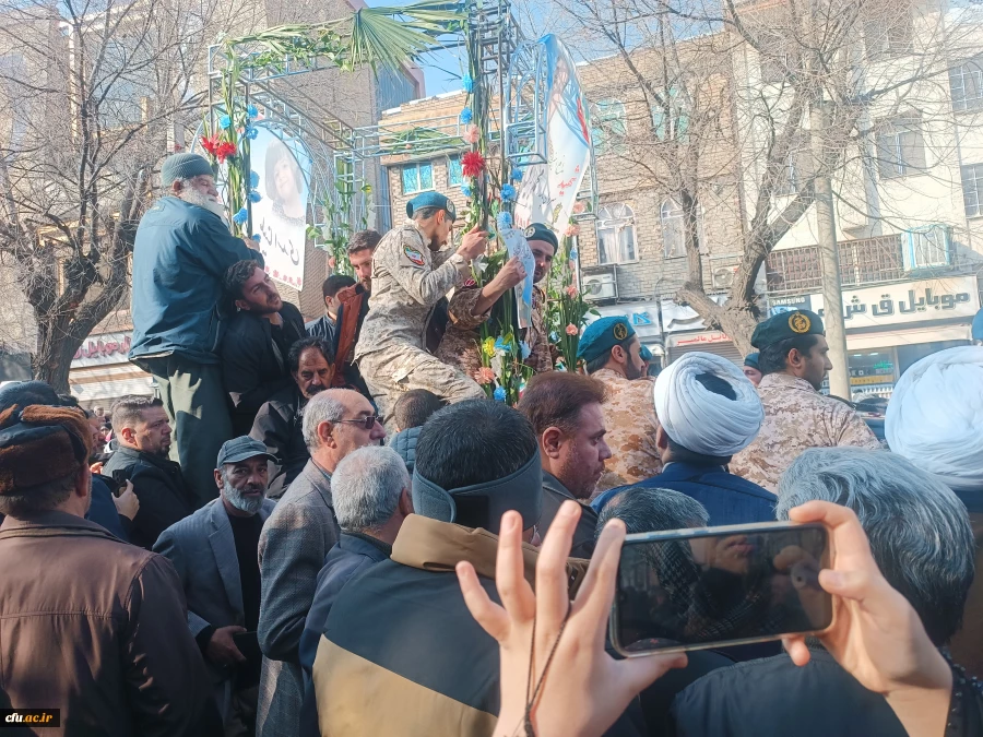 حضور پرشور اساتید، کارکنان و دانشجویان دانشگاه فرهنگیان استان کرمانشاه در مراسم تشییع و تدفین شهدای فتنه آمریکایی - صهیونیستی
 6