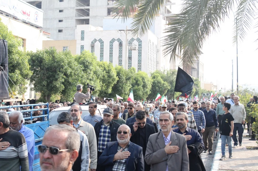 حضور دانشگاهیان دانشگاه فرهنگیان استان بوشهر در مراسم تشییع شهید مدافع امنیت 15