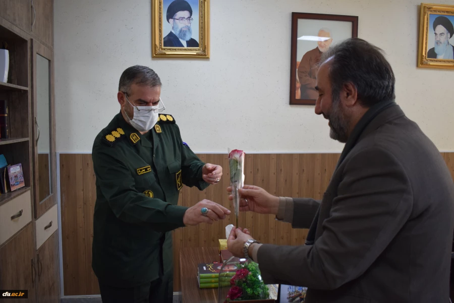 
تجلیل از پاسداران سپاه نبی اکرم(ص) استان کرمانشاه به مناسبت ولادت امام حسین (ع) و روز پاسدار
 6