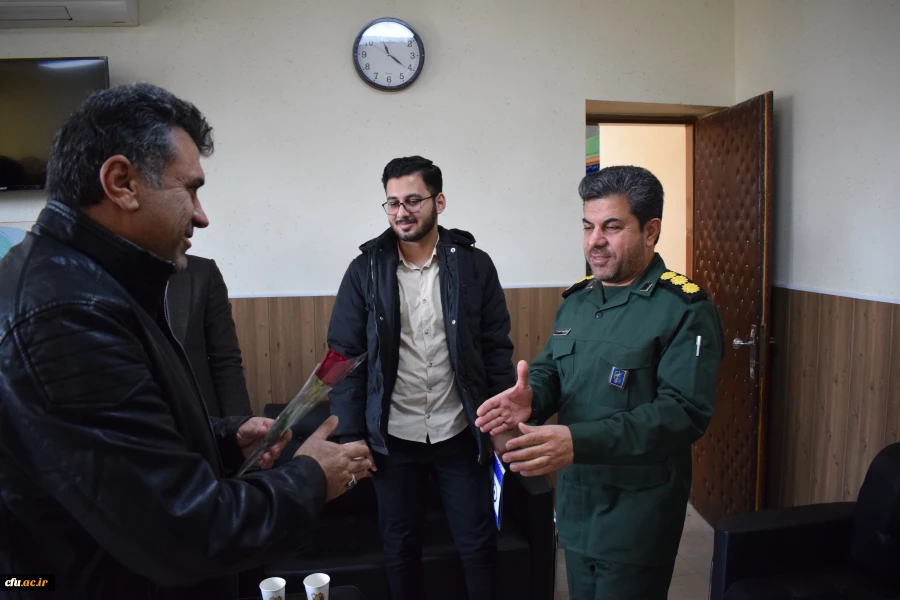 
تجلیل از پاسداران سپاه نبی اکرم(ص) استان کرمانشاه به مناسبت ولادت امام حسین (ع) و روز پاسدار
 7