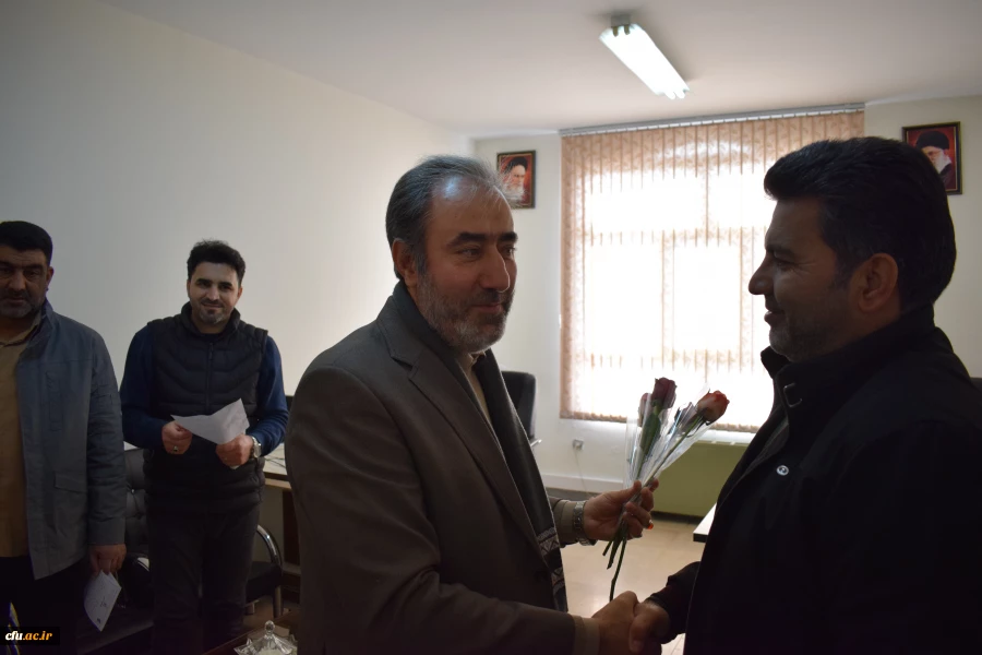 
تجلیل از پاسداران سپاه نبی اکرم(ص) استان کرمانشاه به مناسبت ولادت امام حسین (ع) و روز پاسدار
 8