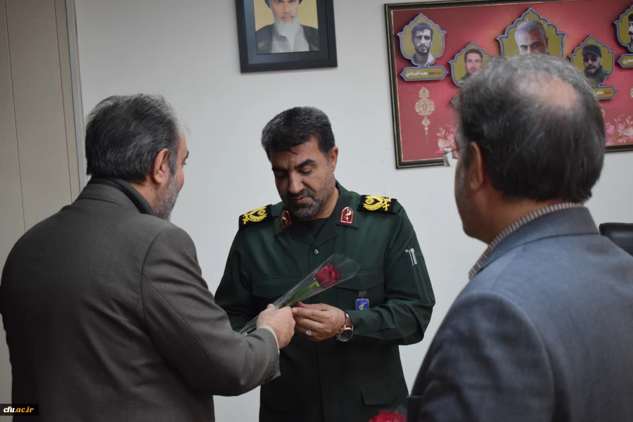 
تجلیل از پاسداران سپاه نبی اکرم(ص) استان کرمانشاه به مناسبت ولادت امام حسین (ع) و روز پاسدار
 10