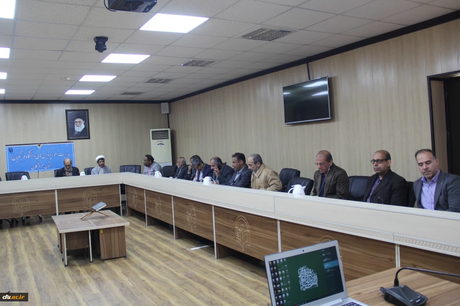 
نهاد نمایندگی مقام معظم رهبری در دانشگاه های استان هرمزگان با همکاری سازمان بسیج اساتید استان هرمزگان پیش اجلاس مهدویت و انقلاب اسلامی با موضوع "نقش خانواده درظهوروایجاد تمدن اسلامی با رویکرد ظرفیت های انقلاب اسلامی"
 3