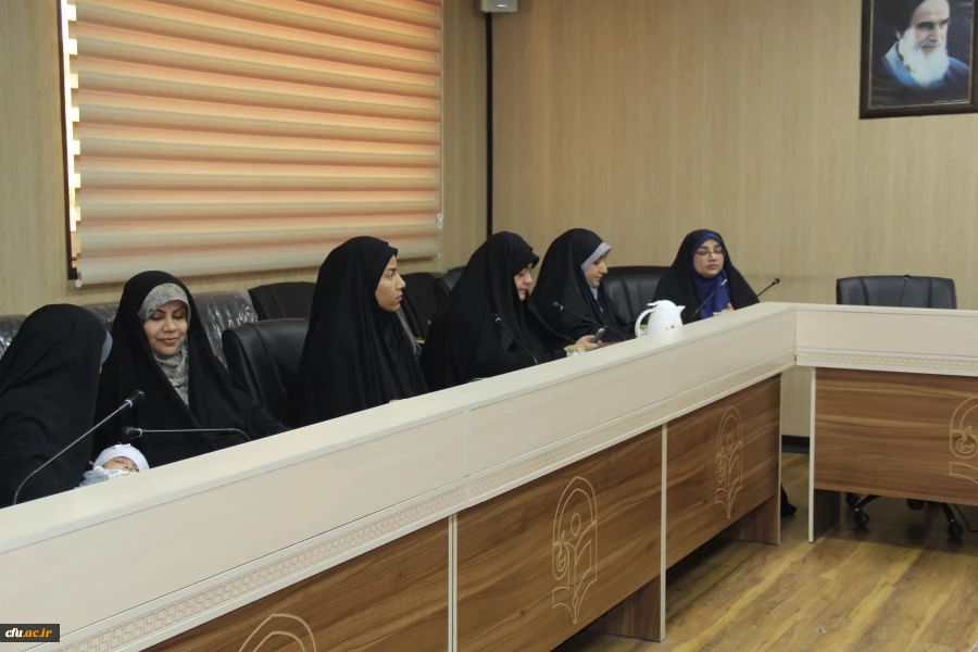 
نهاد نمایندگی مقام معظم رهبری در دانشگاه های استان هرمزگان با همکاری سازمان بسیج اساتید استان هرمزگان پیش اجلاس مهدویت و انقلاب اسلامی با موضوع "نقش خانواده درظهوروایجاد تمدن اسلامی با رویکرد ظرفیت های انقلاب اسلامی"
 5